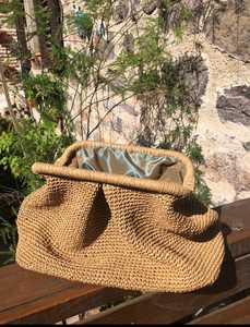 Bolsa de verano de paja oscura hecha a mano, bolso de mano de verano de ganchillo, cierre abierto, borla, bolso de playa personalizable, bolso de mimbre - Product Image 4