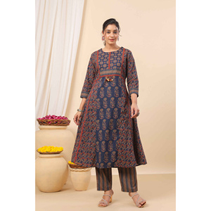 Conjunto de Kurta, Pantalón y Dupatta para Mujer Kilf Aafreen en Color Índigo Medianoche - Product Image 2