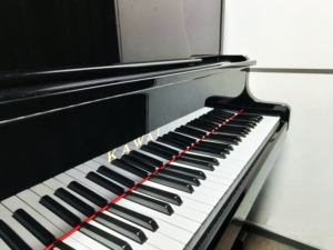 เปียโนตั้งพื้น KAWAI KU5 สำหรับมืออาชีพและผู้เริ่มต้น ราคาประหยัด 88 คีย์ แบบกลไก - Product Image 4
