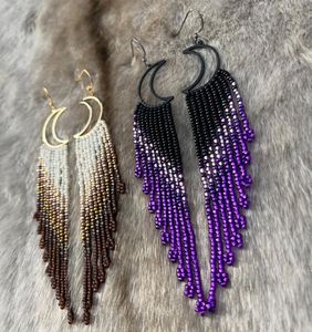 Mode de luxe Long gland perle de rocaille boucles d'oreilles pour les femmes nouveauté accessoire de mariage à la mode par HF Crafts - Product Image 2