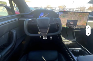 Cámara trasera de asientos de cuero con dirección izquierda AWD a cuadros modelo X usado-Características recién adquiridas - Product Image 2