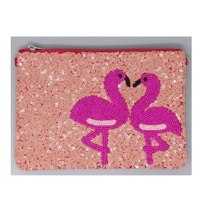 Mini porte-monnaie avec des perles de rocaille brillantes fabriquées à la main pour les femmes qui aiment les accessoires audacieux et les pièces de mode fonctionnelles - Product Image 4