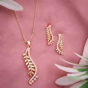 Ensemble de pendentifs en acier inoxydable plaqué or pour femmes, design feuille, serti de pierres en zircon de qualité supérieure, style tendance - Product Image 1