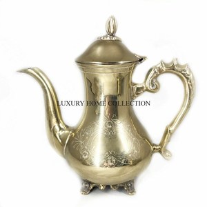 กาน้ำชาทองเหลืองดีไซน์คลาสสิกและมีสไตล์เหมาะสำหรับสร้างบรรยากาศการดื่มชาที่อบอุ่นในบ้านของคุณ - Product Image 5