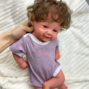 Muñeca <span class=keywords><strong>Reborn</strong></span> Encantadora de 17 Pulgadas, Niña Sonrisa Dulce con Pelo Rizado Castaño, Compañera de Juegos Infantil, Cuerpo Completo de Silicona - Product Image 3
