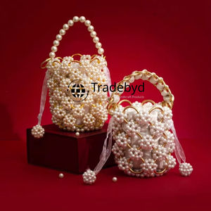 Belle pochette de perles pour les mariages de demoiselles d'honneur et les événements de mode sac à main fait à la main pour les femmes par Tradebyd - Product Image 1
