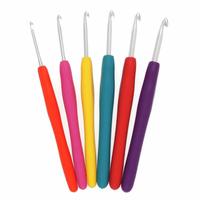 Crochets en aluminium colorés en gros pour la couture, le tricot et les accessoires de fil à crocheter, kit de couture à la main en provenance d'Inde