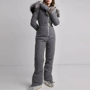 Conjunto de Esquí de Diseño Exclusivo, Chaqueta Cortavientos de 3 Capas, Impermeable y Transpirable - Product Image 1