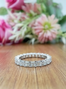 D'VINS JEWELS Estilo clásico y popular Esmeralda Corte brillante 9x7mm VVS Moissanite Diamond Lab Grown Diamond Anillo de compromiso - Product Image 2