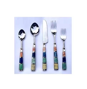 Ensemble de couverts de dîner haut de gamme pour la maison et l'hôtel Couverts en acier de qualité alimentaire faits à la main, élégants et personnalisés Couverts pour la cuisine - Product Image 1