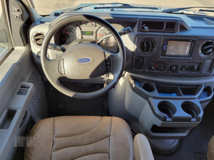 Autocaravana P-L-E-A-S-U-R-E RV W-A-Y-PURSUIT 2015 USADA EN BUEN ESTADO, DISPONIBLE PARA LA VENTA - Product Image 2