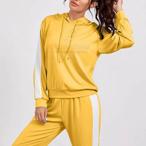 Chándal elegante de dos piezas con líneas simples y diseño relajado Chándal de tela Premium con ajuste moderno - Product Image 5