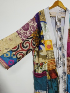 Mix Assortiment Vintage Soie Kimono Robe Recyclé Sari Peignoir Indian Beach Cover Up Léger Boho Robe de chambre pour les femmes - Product Image 4