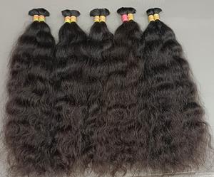 Cheveux de temple purs vierges non transformés de haute qualité Extensions de cheveux humains en vrac indiens crus ondulés à blanchir - Product Image 1