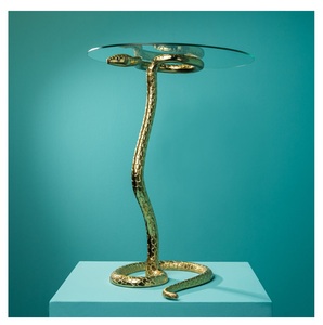 Table d'appoint en métal Luxe Prowl avec base en serpent pour décoration de salon élégante-Meubles d'appoint élégants et élégants - Product Image 1