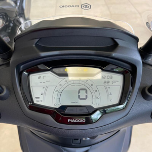 Motocicleta de Gasolina PIAGGIO BEVERLY 300 S - Product Image 2