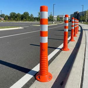 Ensemble de 5 délimiteurs de stationnement flexibles 75 x 8 cm en TPU 100% pour la signalisation de stationnement - Product Image 2