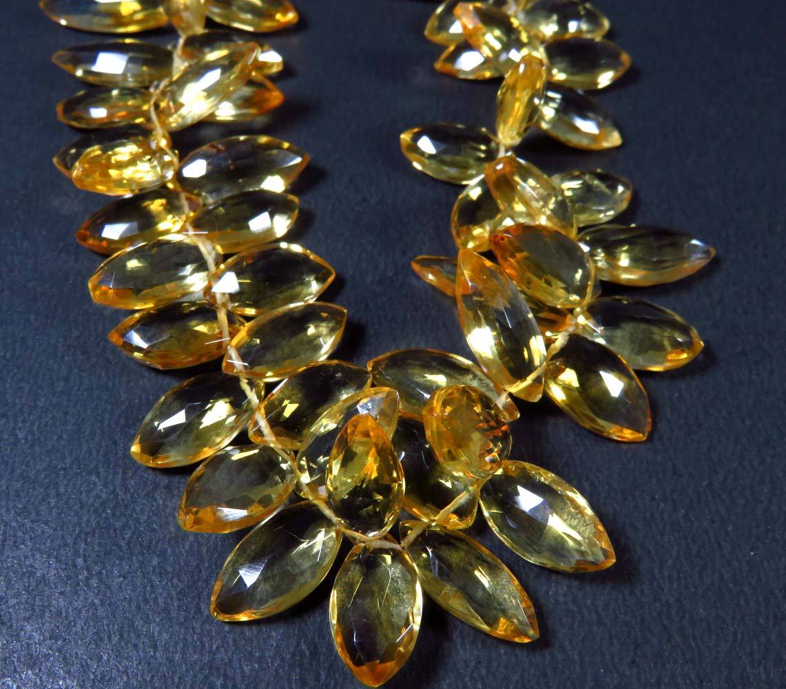 สีเหลือง