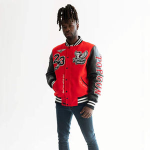 Veste universitaire rouge et noire personnalisée pour hommes, broderie en chenille, manches en cuir, corps en laine, streetwear - Product Image 1