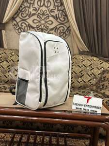 Mochila de Nailon Personalizada de Alta Demanda para Pickleball y Pádel con Marco Externo, Capacidad de 30-40L para Hombres y Mujeres - Product Image 3