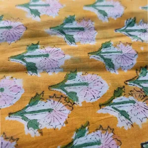 Tissu en coton imprimé à la main Sanganeri - Motif à pois floraux jaunes pour ameublement et décoration intérieure - Product Image 4