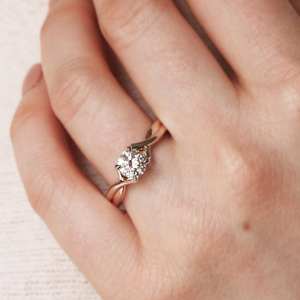 Anillo de compromiso de solitario de diamante cortado de 6mm, banda de vástago giratorio | Plata de ley chapada en oro de 18 quilates, boda minimalista, novia fina - Product Image 5