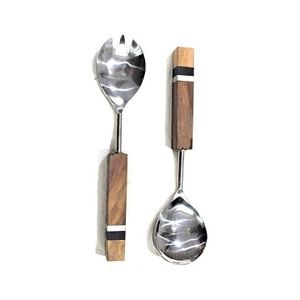 Manche de mélange en bois Offre Spéciale et résine et acier inoxydable avec finition argentée pour mélanger et cuire la salade ou cuillères de service - Product Image 1