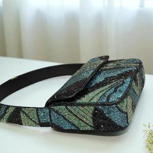 Sac baguette perlé floral avec poignée - Sac à bandoulière fait main, sac à main brodé indien, travail perlé coloré - Product Image 5