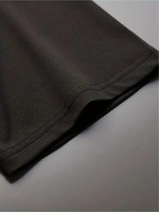 เสื้อยืดแนวสปอร์ตแบบลำลองแฟชั่นแขนสั้นผ้าคอตตอนแขนสั้นผ้าถักทรงหลวมสีทึบหรือหลายสี - Product Image 4