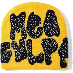 Gorro de punto de invierno con logotipo personalizado con decoración de diamantes de imitación Gorro cálido para hombre Servicio de fabricante OEM ODM - Product Image 4