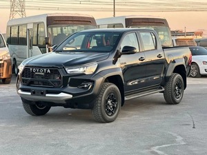 Nueva Camioneta Doble Cabina Negra con Tracción en las Cuatro Ruedas, Automática, Volante a la Izquierda/Derecha, Bajo Kilometraje, Interior Oscuro, Híbrida de Gasolina - Product Image 3