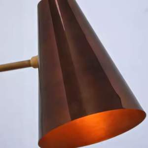 Applique murale en laiton de style moderne du milieu du siècle avec lampe murale Di Italian Light Lampe en laiton utilisée pour la chambre à coucher - Product Image 3