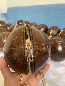 Bolso de coco genuino ~ Cremallera ~ Bolso de coco de nuevo diseño forrado de tela para damas Mujeres Bolso de mano de cáscara de coco Moda // Ms Hani - Product Image 2