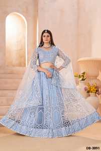 Ensemble Lehenga Choli indien en tissu filet papillon avec sequins et broderie de cordon, et dupatta en filet lourd - Product Image 4