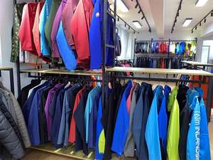 Uniforme de travail de randonnée en plein air pour hommes Veste softshell imperméable et chaude pour l'hiver avec col montant Vêtements en polaire pour l'intérieur - Product Image 4