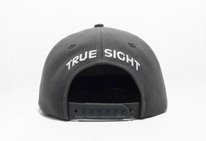 หมวก Snapback ผ้าฝ้าย100% ปรับแต่งโลโก้ขนาดกลางหมวกแก๊ปสตรีทแวร์สำหรับวัยรุ่นและสปอร์ตผลิตในเวียดนาม - Product Image 5