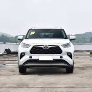 Toyota Highlander Híbrida, SUV Familiar de 7 Plazas - Product Image 2