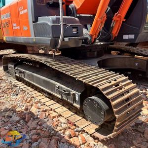 Excavatrice Hitachi ZX240-3 d'occasion, faible nombre d'heures de fonctionnement, poids opérationnel de 20 tonnes, bon service après-vente, moteur d'origine très bon marché - Product Image 3