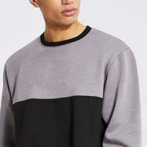 Conjunto Deportivo Personalizado Unisex en Negro y Gris con Paneles, Secado Rápido y Transpirable - Product Image 4