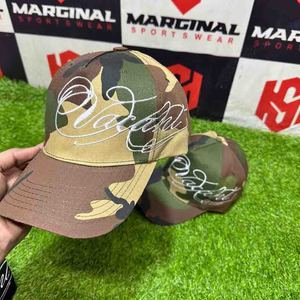 Casquettes de baseball unisexes Camo Design à 5 panneaux imprimées sur mesure avec un design classique et une broderie 3D - Product Image 1