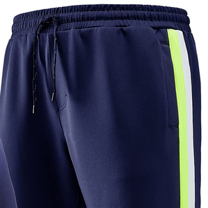 Conjunto de Chándal con Cremallera Completa y Logotipo Personalizado, Tela Premium Transpirable, Atuendo de Invierno para Moda Casual y Urbana - Product Image 2