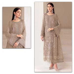 Costume pakistanais de haute qualité en faux georgette lourd avec broderie, travail de séquence et travail de khatli, costume pakistanais prêt à porter - Product Image 6