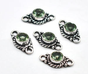 Conector de Doble Aro Ovalado de Plata Antigua con Gema de Amatista Verde NC22 Prem Bhaya para Fabricación de Joyas, Lote de Conectores - Product Image 4