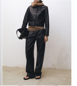 Chaqueta de Cuero de Alta Calidad en Oferta para Mujer, Nuevo Diseño de Moda - Product Image 1