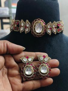 Ensemble exclusif de Kundan de mariée artisanal boucles d'oreilles majestueuses en laiton pour l'élégance classique pour les mariées de mariage - Product Image 2