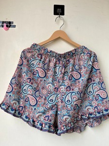 Short en soie bohème fait à la main Sari recyclé vêtements de salon floraux vêtements de plage hippie confortable Festival Shorts d'été pour femmes Shorts à la mode - Product Image 4