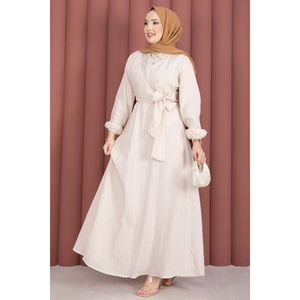 Vestido Hijab Beige a Rayas con Lazos Laterales, Estilo Modesto, Corte en A, Chifón, Talla Grande, Cintura Natural - Product Image 1
