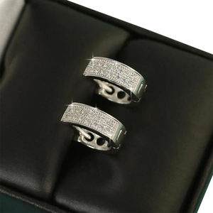 Boucles d'oreilles Huggie Hoop en or 14 carats de haute qualité pour hommes belles boucles d'oreilles fines avec diamant naturel dernière conception - Product Image 3