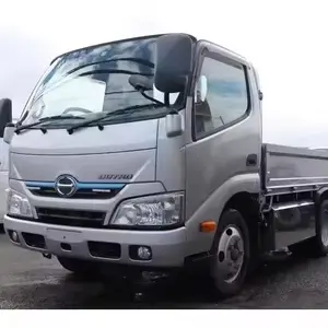 Caminhão Hino Dutro usado 4-4, modelo 2018, 100% bom estado e garantia