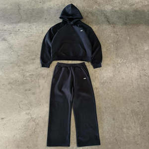 Survêtement de sport en coton et polyester Survêtement personnalisé pour hommes Sweat à capuche surdimensionné et pantalon baggy Survêtements - Product Image 3